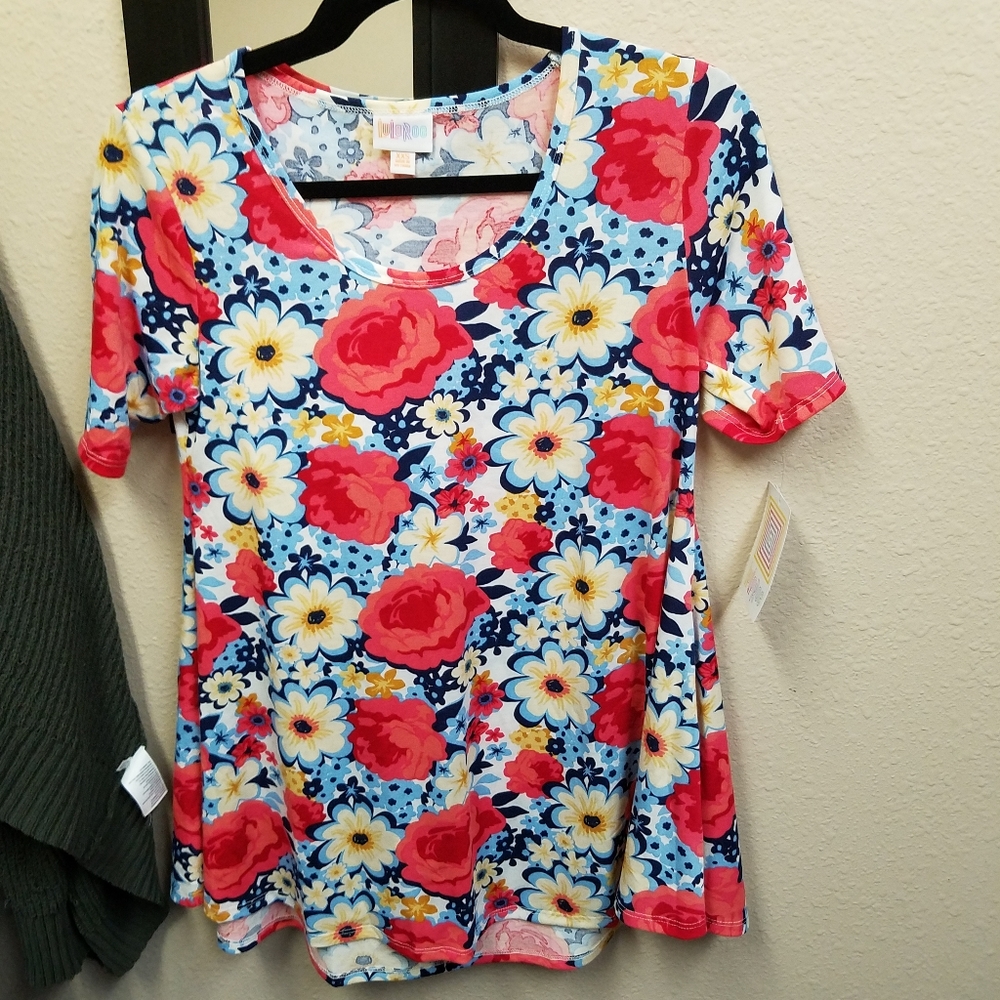 Oversized XXS floral spring side split high low classic tee lularoe top soft